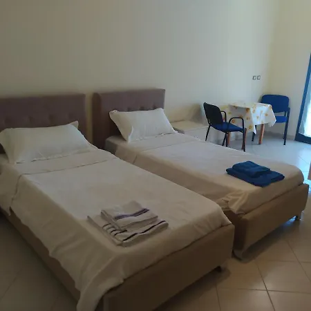 M&d Guest house Divjake